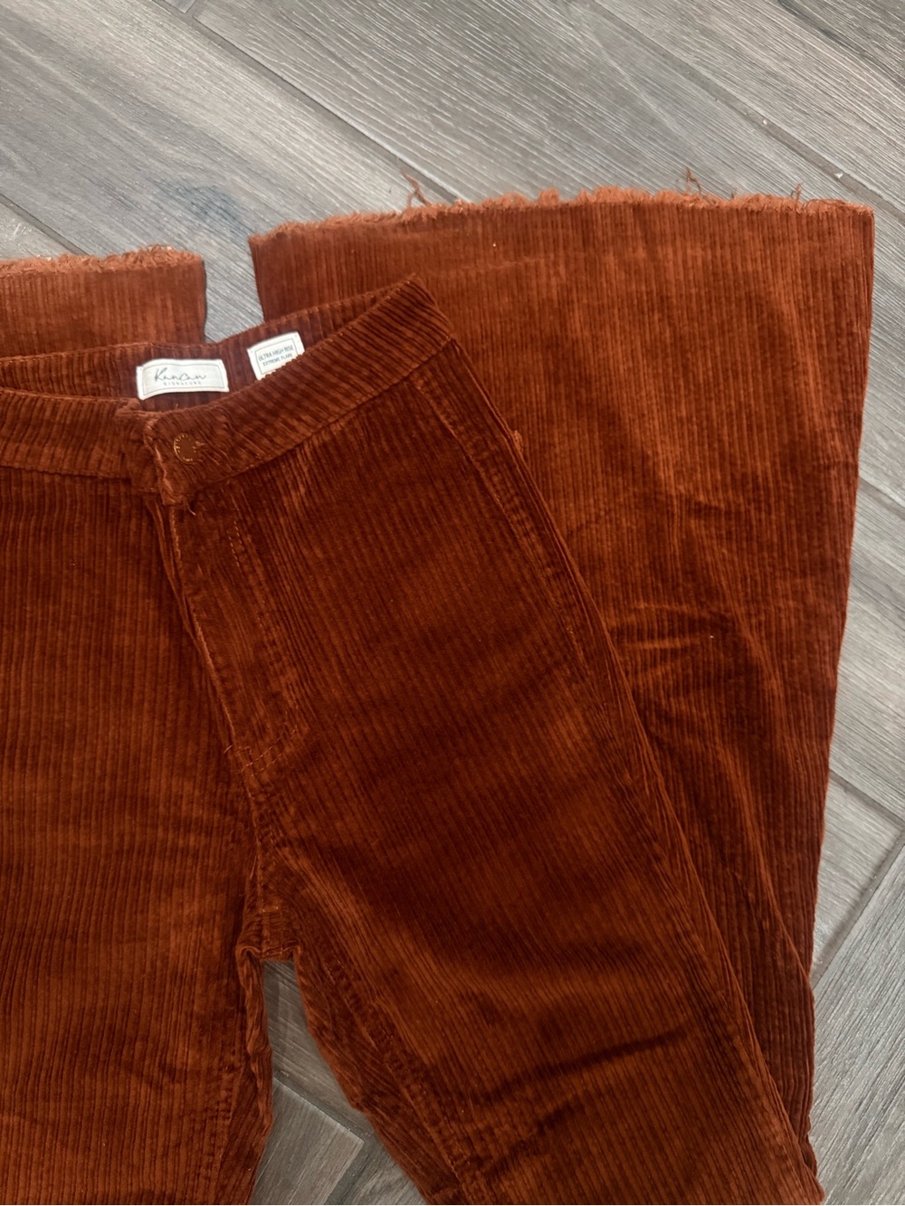 EXTREME FLARED HIGH WAISTED JEANS - Picture 3 of 5